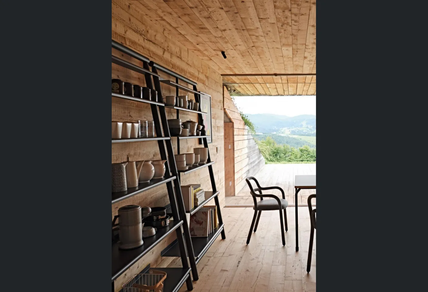 Libreria Suite in legno con ripiani in metallo di Midj